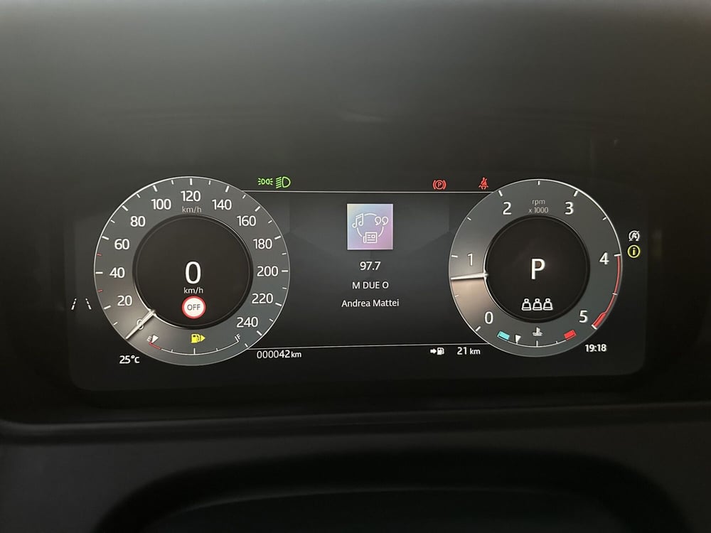 Land Rover Range Rover Velar nuova a Catania (9)