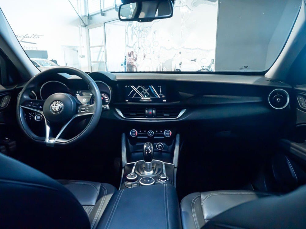 Alfa Romeo Stelvio usata a Macerata (15)