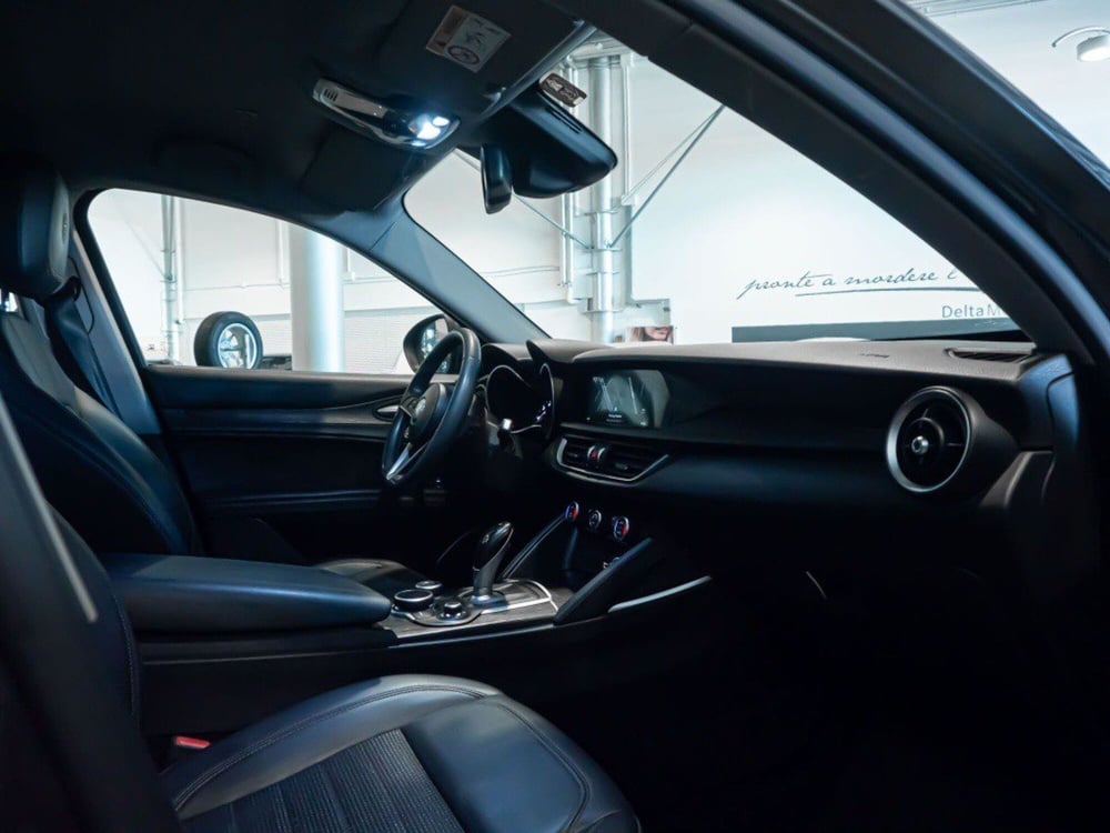 Alfa Romeo Stelvio usata a Macerata (16)