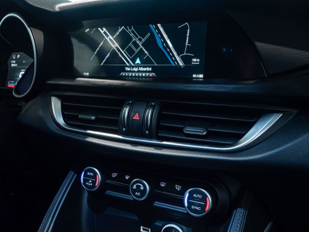 Alfa Romeo Stelvio usata a Macerata (18)