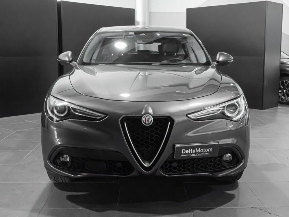 Alfa Romeo Stelvio usata a Macerata (2)