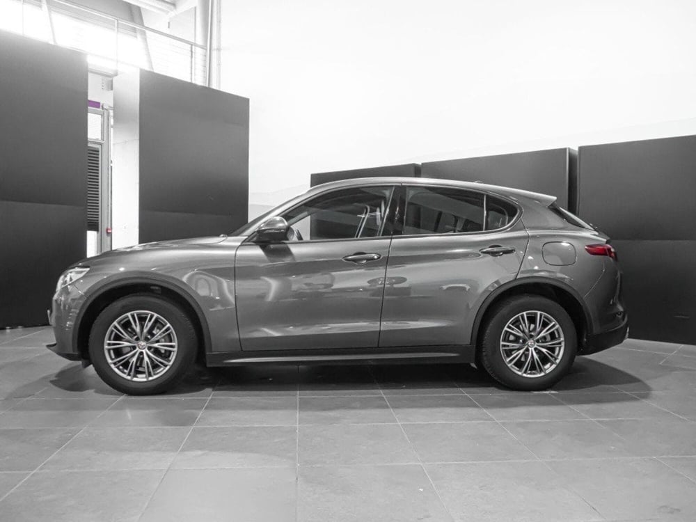 Alfa Romeo Stelvio usata a Macerata (5)