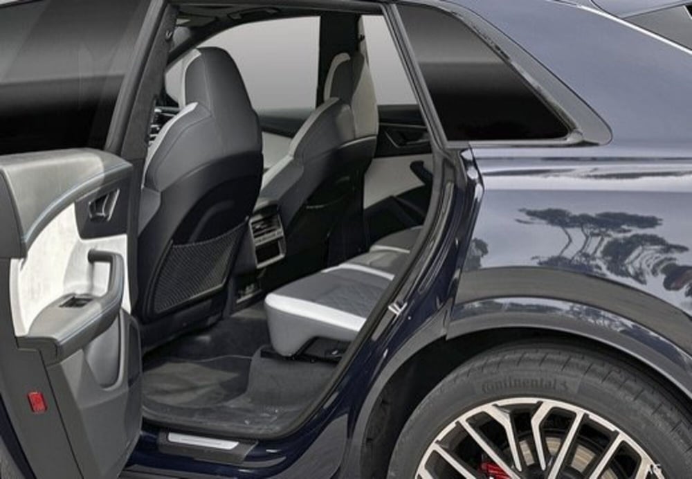 Audi RS Q8 nuova a Palermo (11)