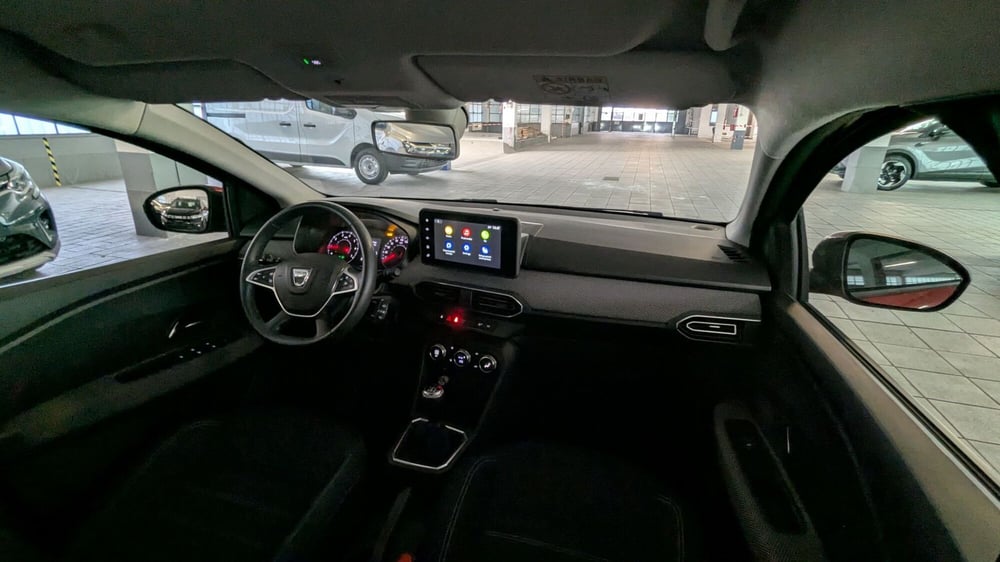 Dacia Sandero usata a Milano (10)