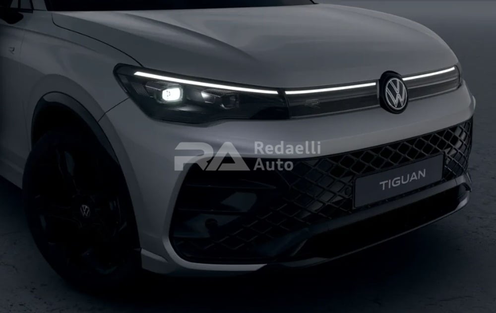 Volkswagen Tiguan nuova a Lecco (4)