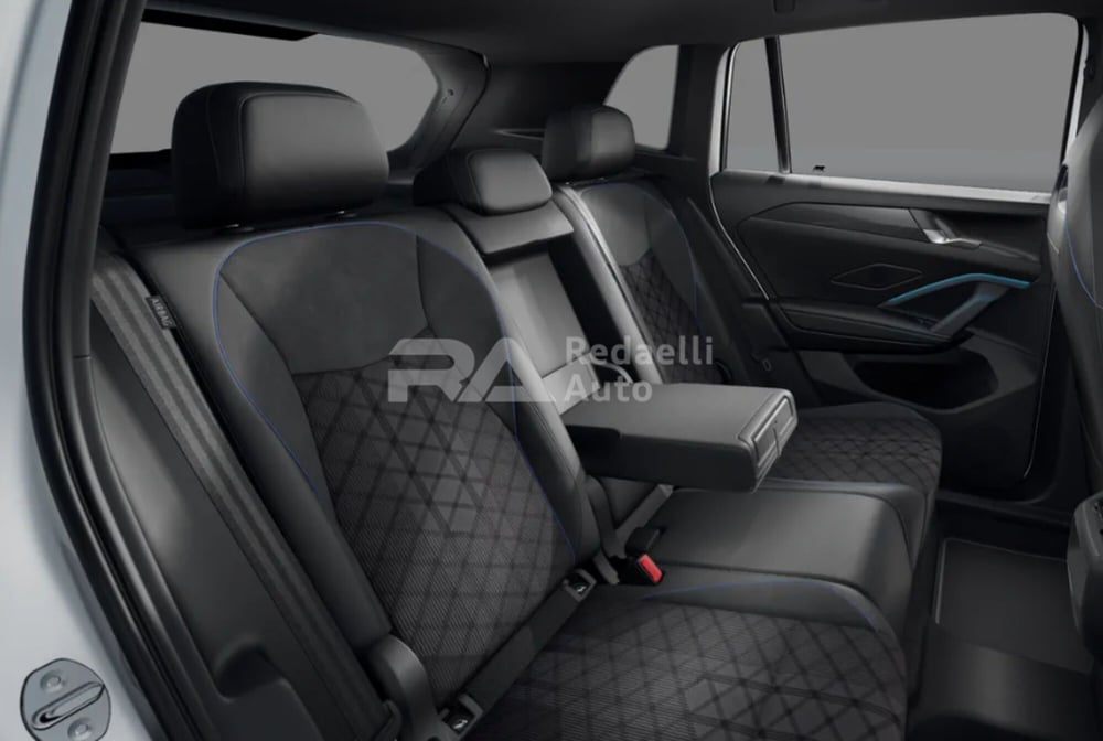 Volkswagen Tiguan nuova a Lecco (9)