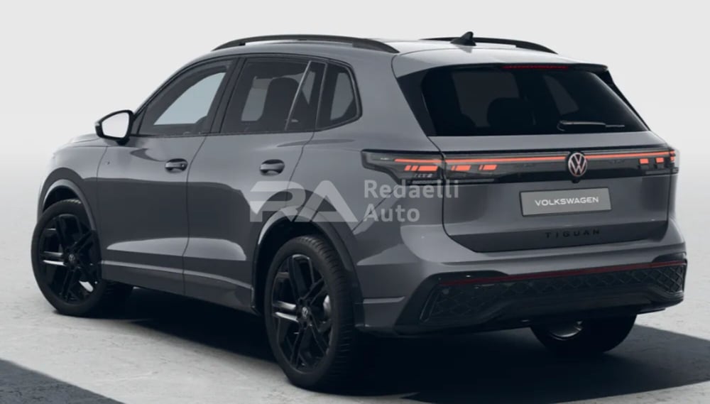 Volkswagen Tiguan nuova a Lecco (3)