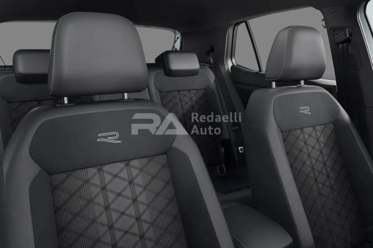 Volkswagen T-Cross nuova a Lecco (7)