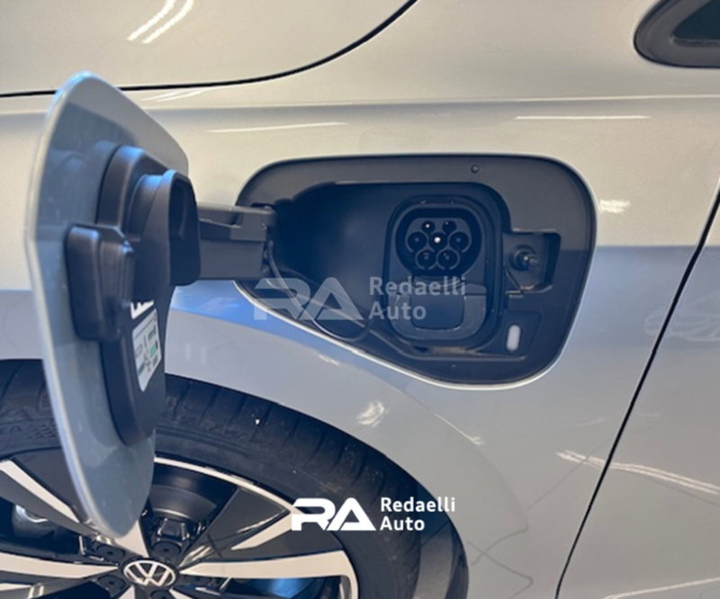 Volkswagen Golf nuova a Lecco (9)