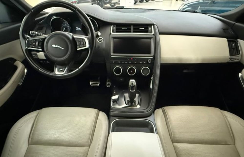 Jaguar E-Pace usata a Modena (9)