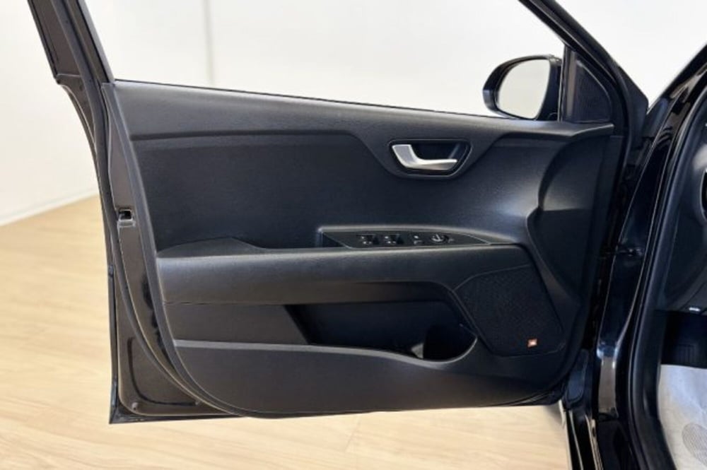 Kia Rio usata a Latina (12)