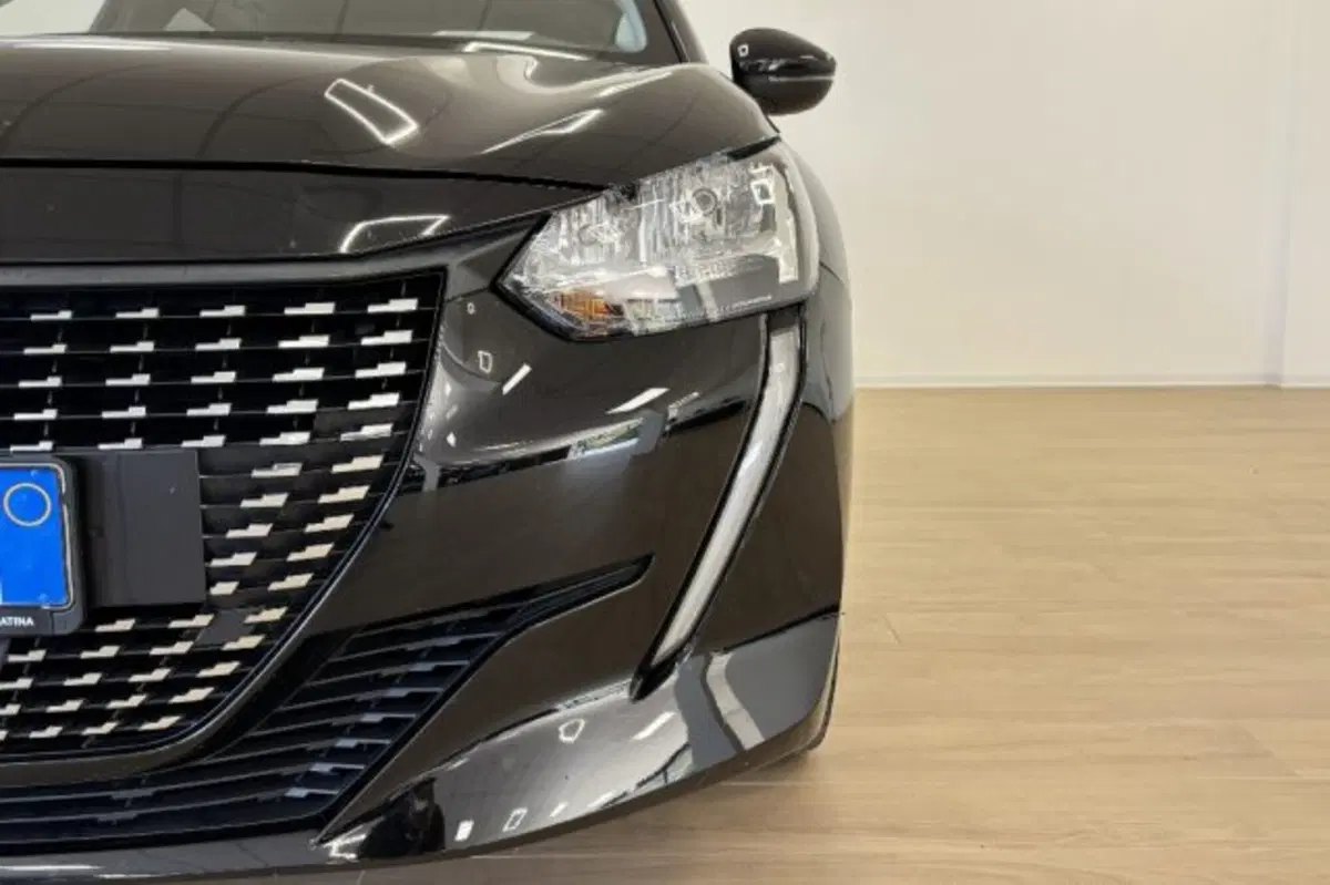 Peugeot 208 usata a Latina (11)