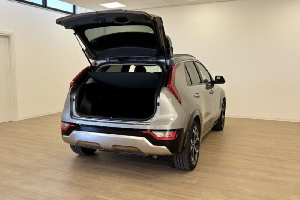 Kia Niro usata a Latina (7)