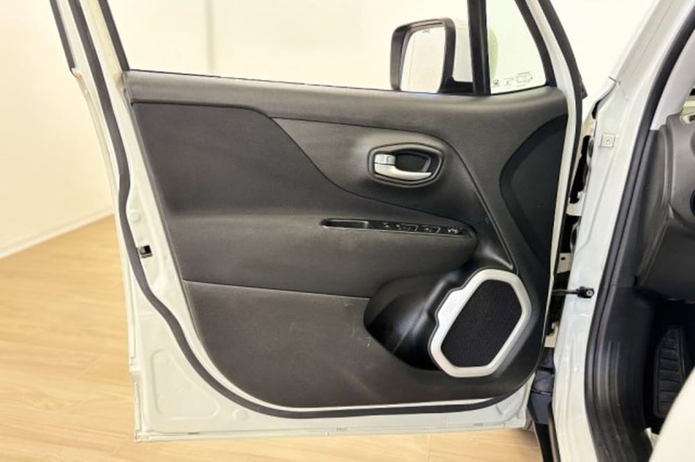 Jeep Renegade usata a Latina (12)