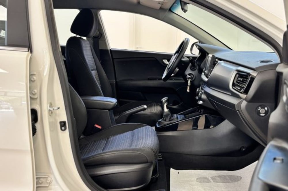 Kia Stonic usata a Latina (8)