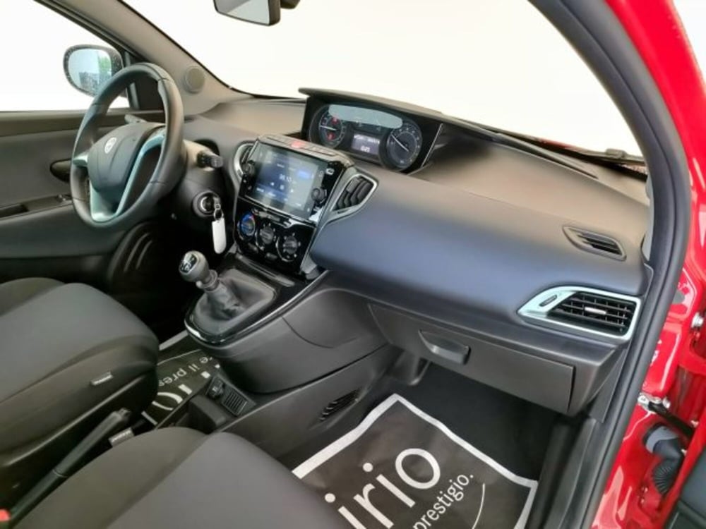 Lancia Ypsilon usata a Teramo (10)