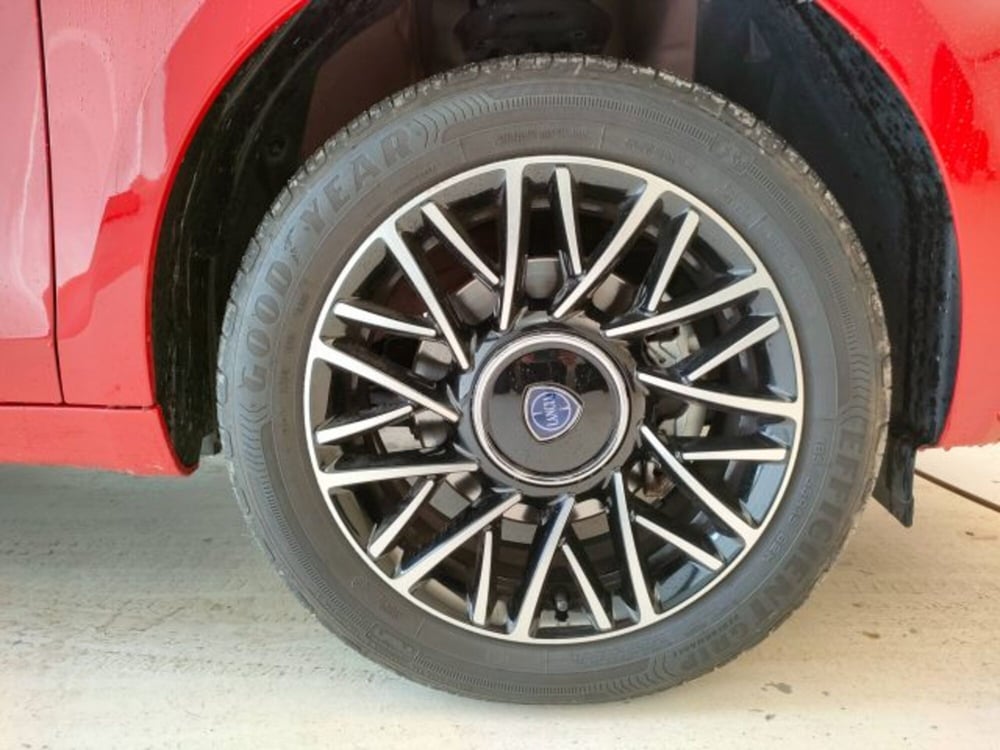 Lancia Ypsilon usata a Teramo (8)