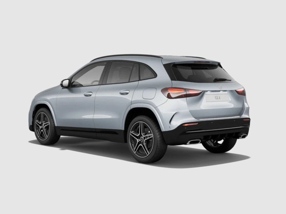 Mercedes-Benz GLA SUV nuova a Macerata (3)