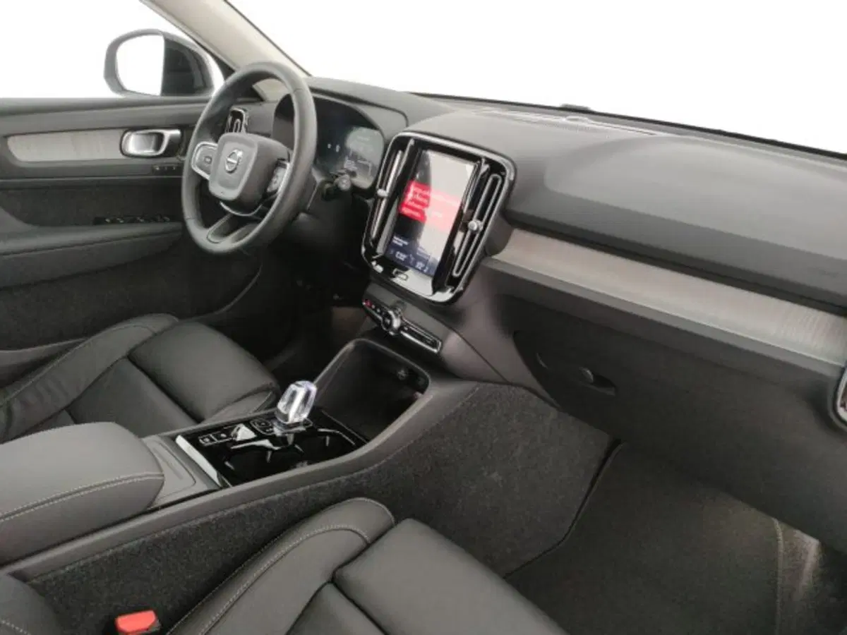 Volvo XC40 nuova a Modena (11)