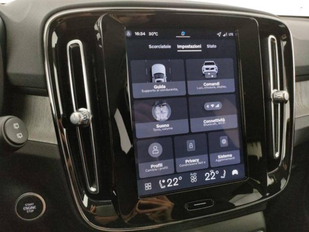 Volvo XC40 nuova a Modena (13)