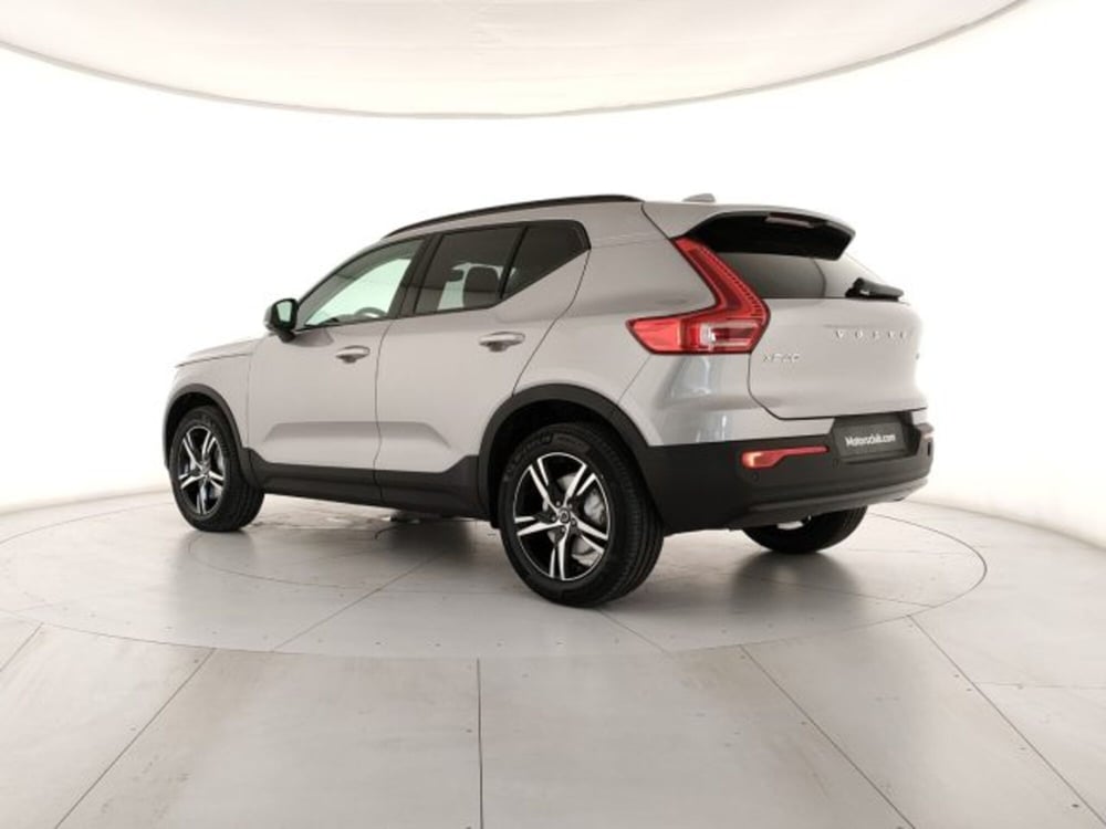 Volvo XC40 nuova a Modena (3)