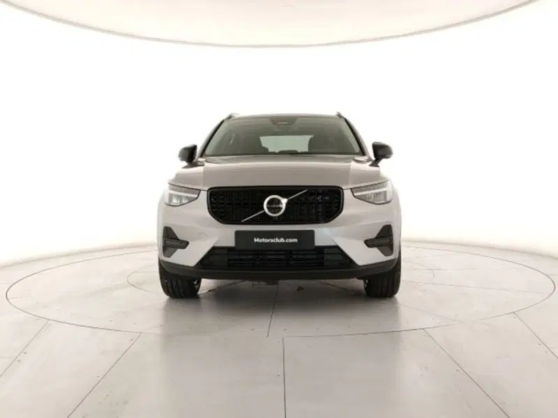 Volvo XC40 nuova a Modena (7)