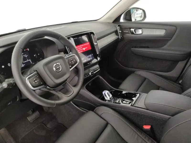 Volvo XC40 nuova a Modena (9)