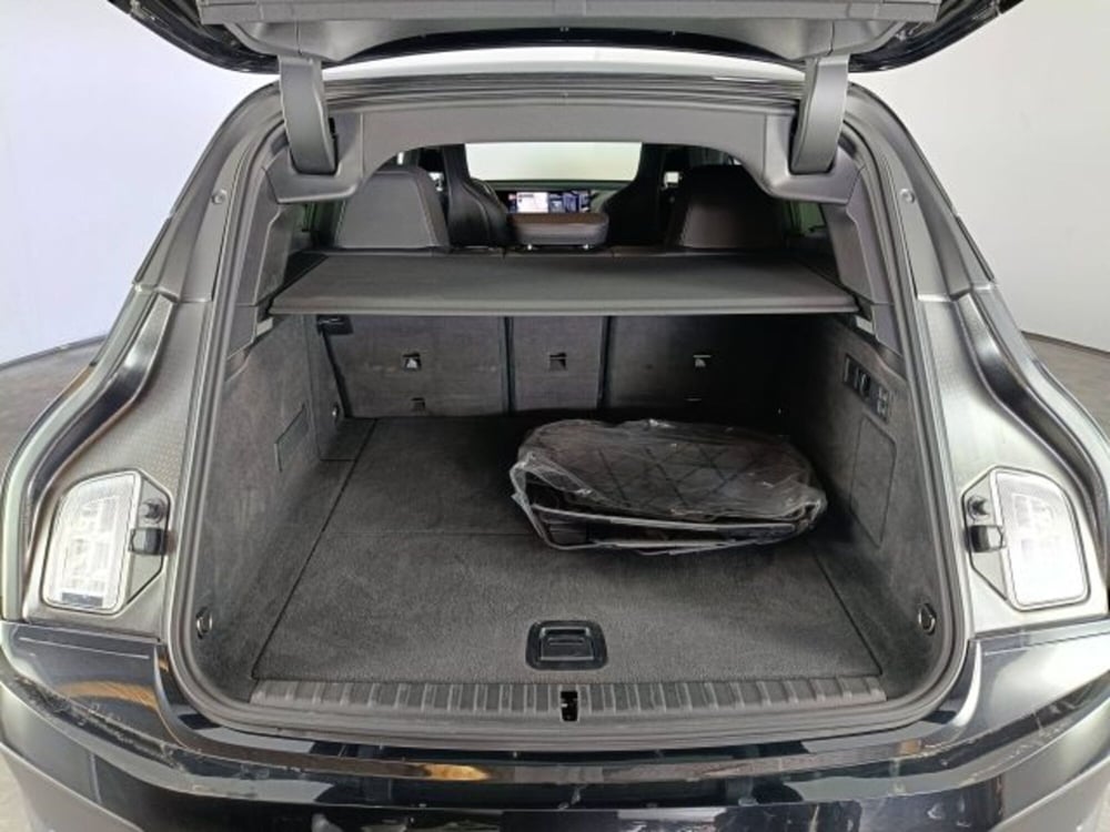 BMW iX usata a Teramo (18)