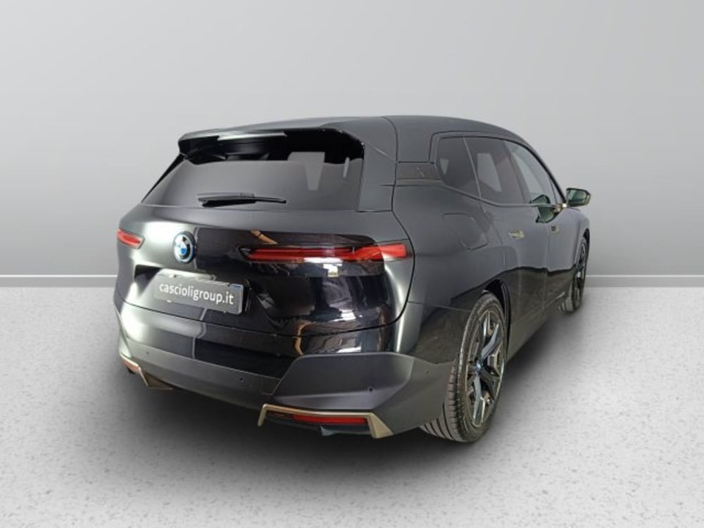 BMW iX usata a Teramo (5)