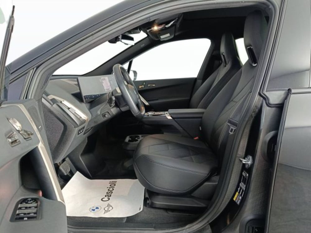 BMW iX usata a Teramo (9)