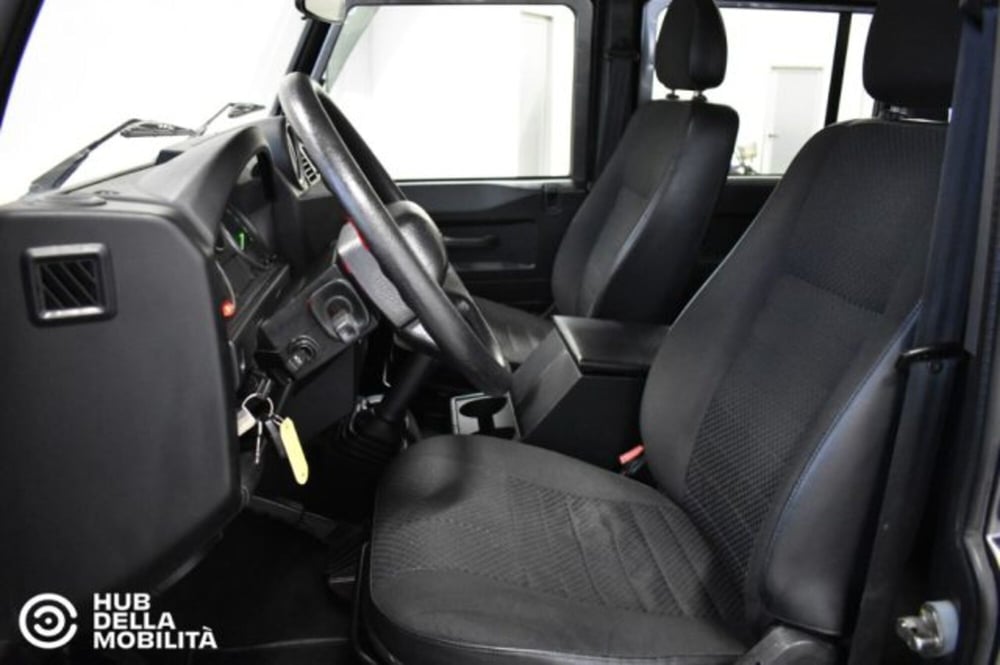 Land Rover Defender usata a Perugia (18)