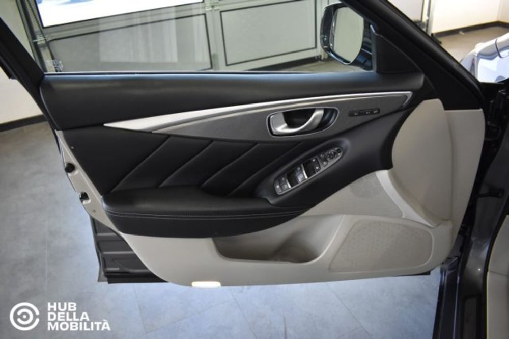 Infiniti Q50 usata a Perugia (7)