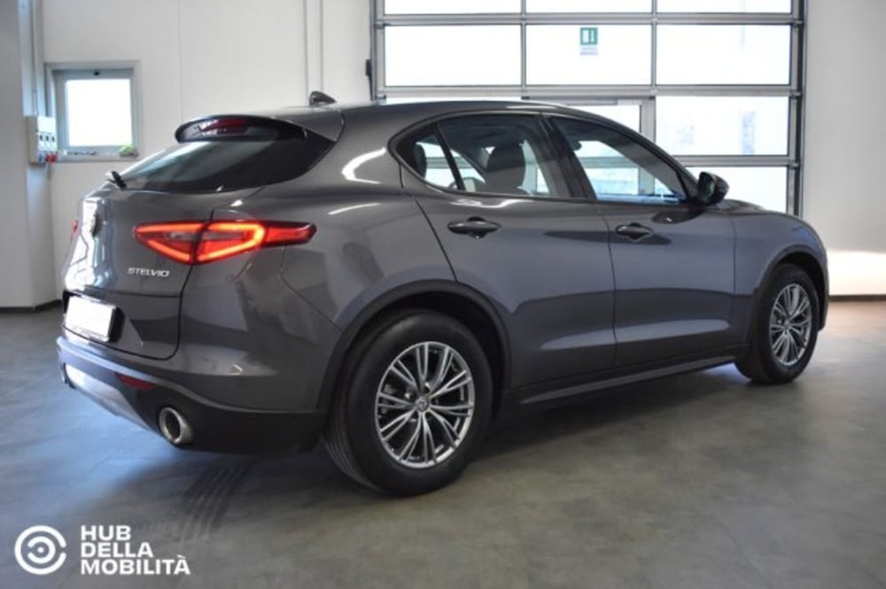 Alfa Romeo Stelvio usata a Perugia (4)