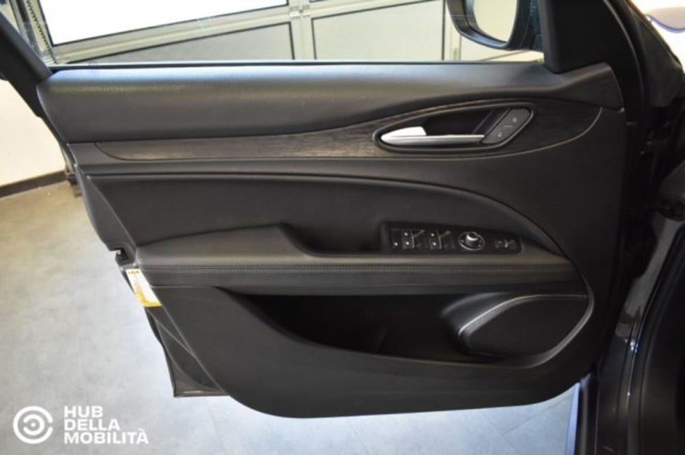 Alfa Romeo Stelvio usata a Perugia (7)