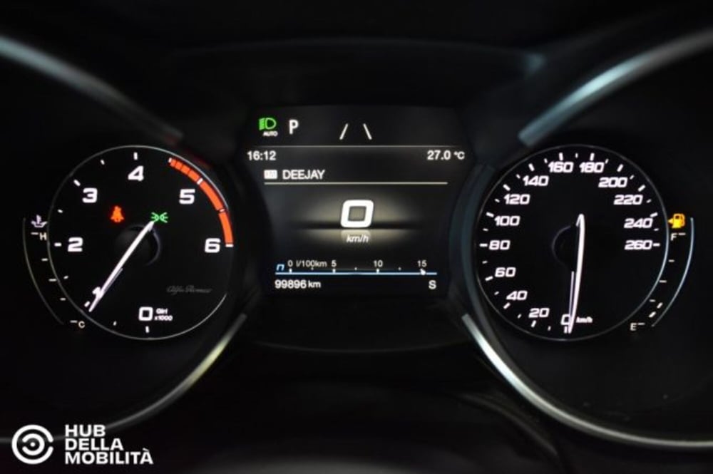 Alfa Romeo Stelvio usata a Perugia (8)