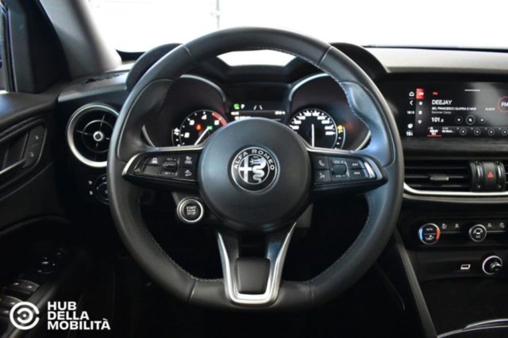 Alfa Romeo Stelvio usata a Perugia (9)