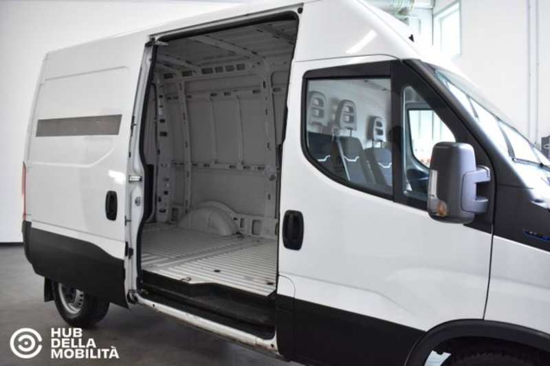 Iveco Daily Furgone usata a Perugia (8)