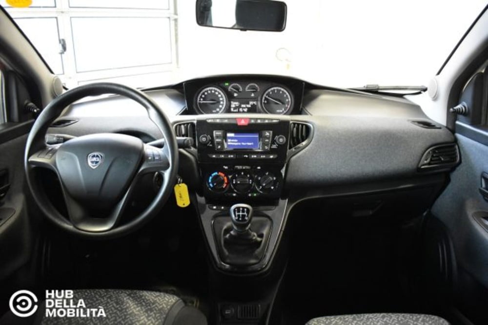 Lancia Ypsilon usata a Perugia (10)
