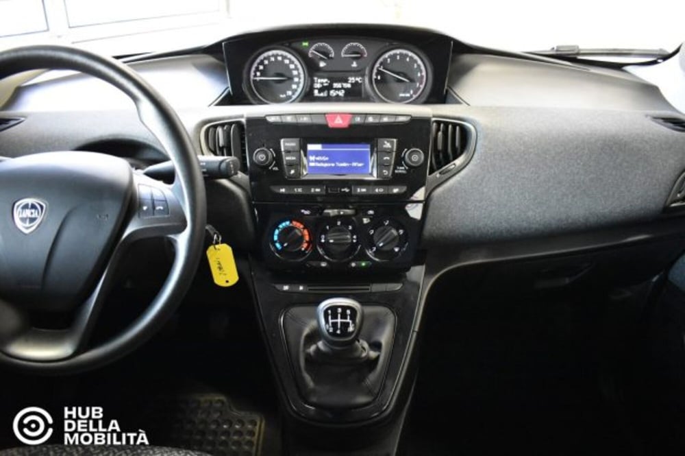 Lancia Ypsilon usata a Perugia (11)