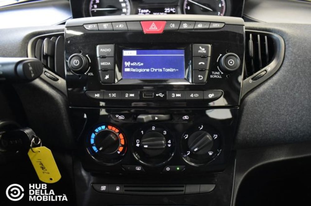 Lancia Ypsilon usata a Perugia (12)