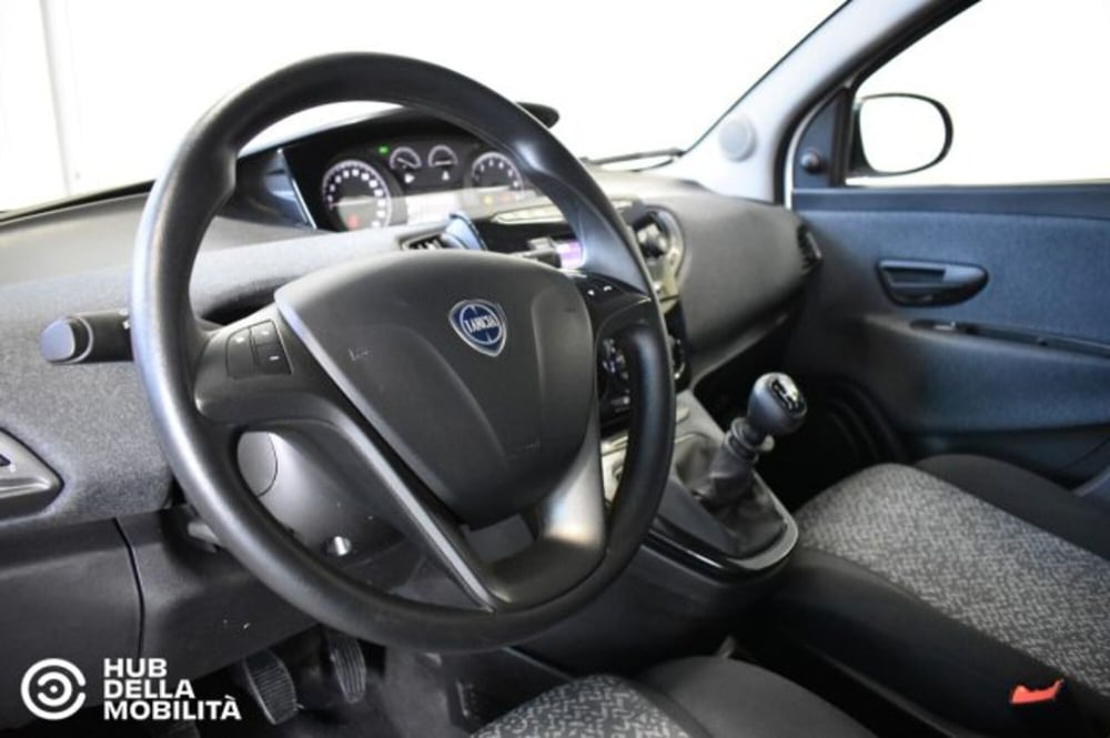 Lancia Ypsilon usata a Perugia (16)