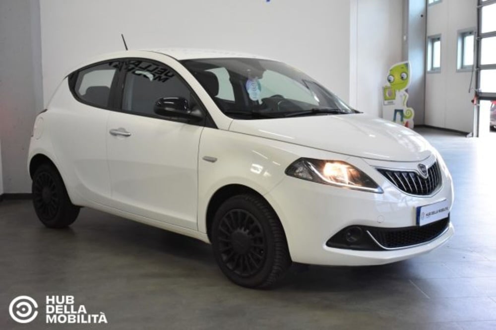 Lancia Ypsilon usata a Perugia (2)