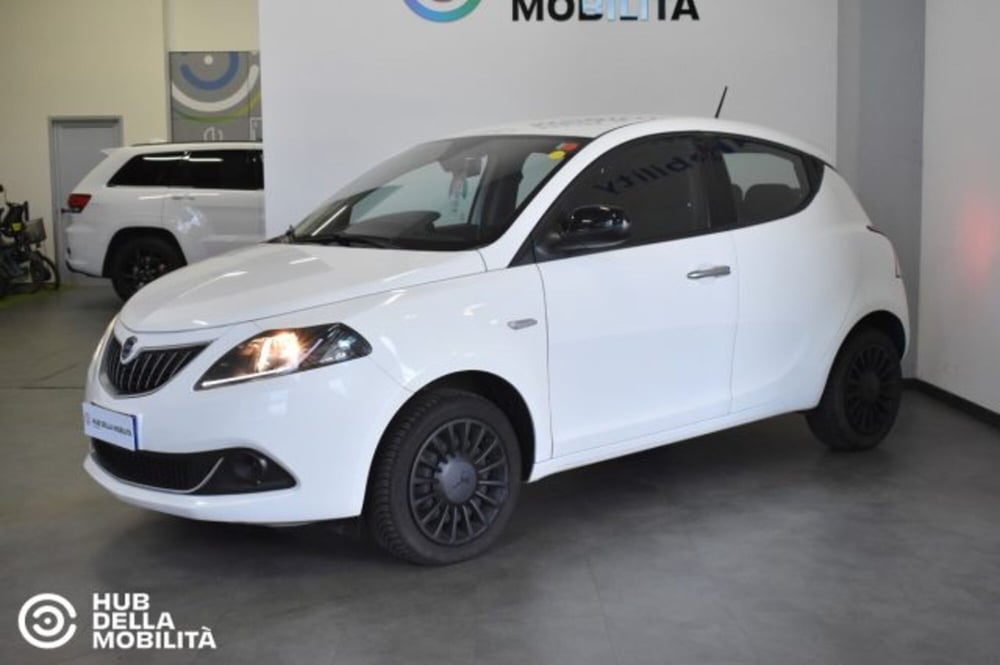 Lancia Ypsilon usata a Perugia (3)