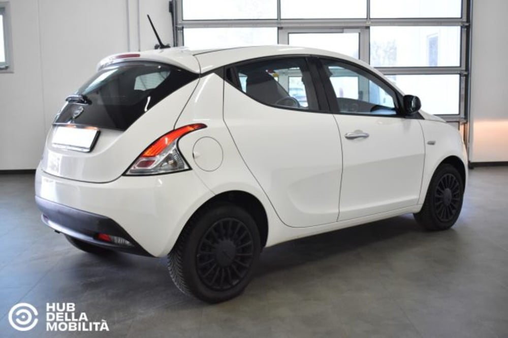 Lancia Ypsilon usata a Perugia (4)