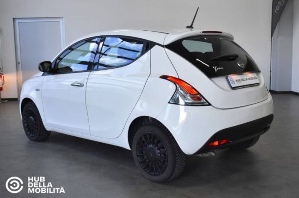 Lancia Ypsilon usata a Perugia (6)