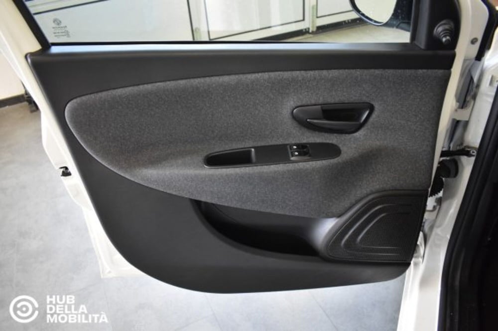 Lancia Ypsilon usata a Perugia (7)