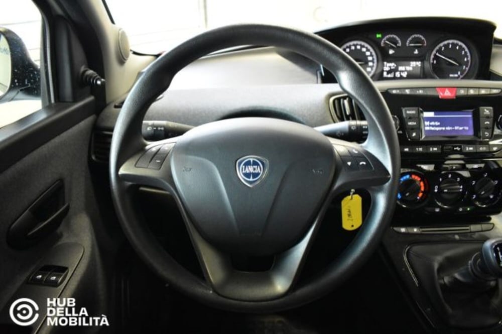 Lancia Ypsilon usata a Perugia (9)