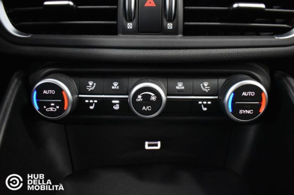 Alfa Romeo Giulia usata a Perugia (13)