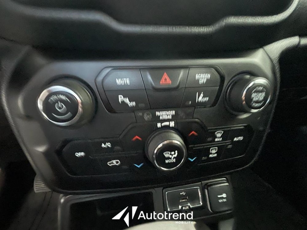 Jeep Renegade usata a Bari (11)