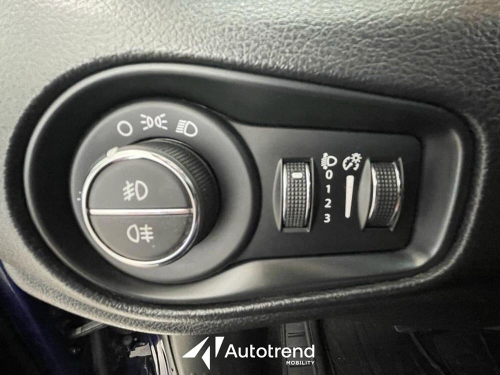Jeep Renegade usata a Bari (14)
